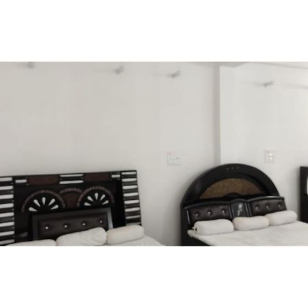 Hotel Shri Nivasa Inn, Kothi Godarpura Luaran gambar