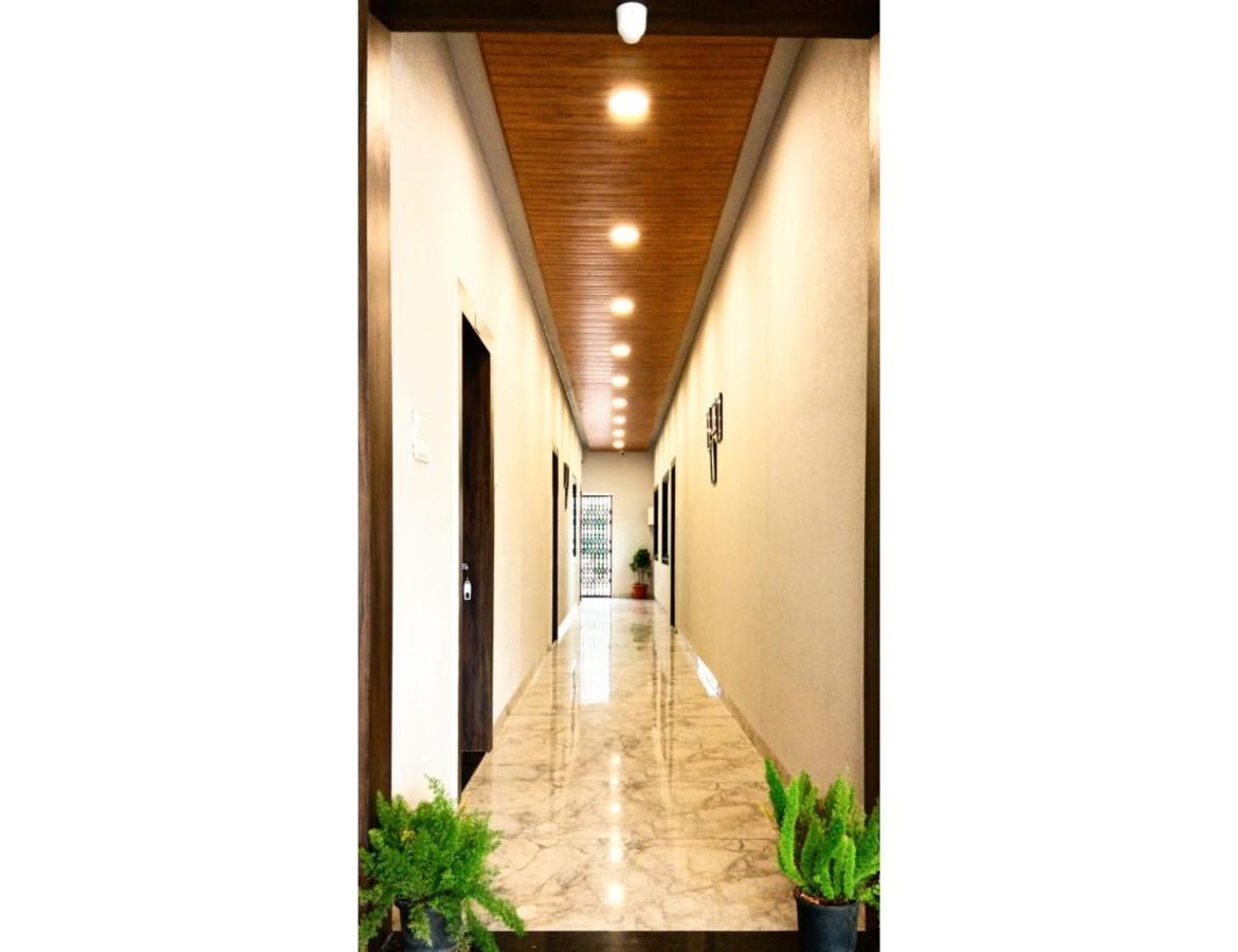 Hotel Shri Nivasa Inn, Kothi Godarpura Luaran gambar